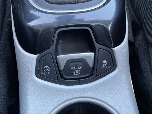 Used 2018 Jeep Compass Limited w/ Navigation Group image 31