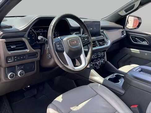 Used 2021 GMC Yukon XL SLT w/ SLT Premium Package RWD image 18