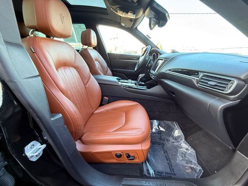 Used 2020 Maserati Levante S image 30