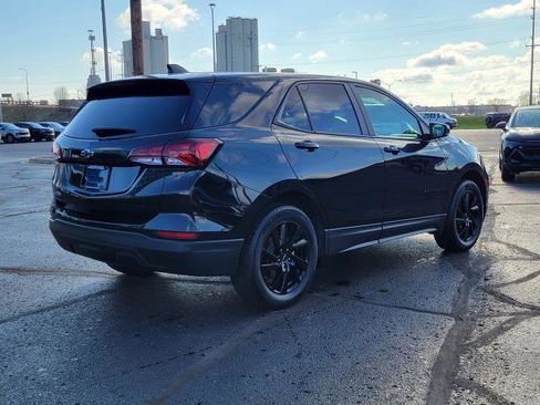 Used 2024 Chevrolet Equinox LS w/ LS Convenience Package image 2