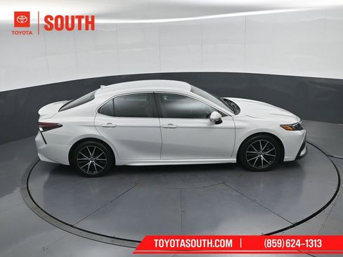 Used 2024 Toyota Camry SE FWD image 43