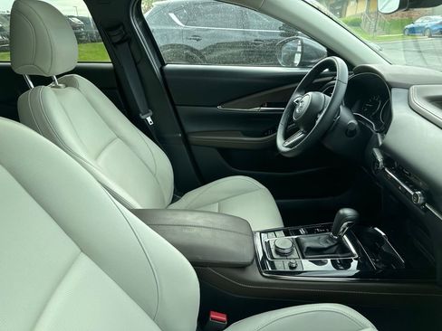 Used 2025 MAZDA CX-30 AWD 2.5 S w/ Premium Package image 3