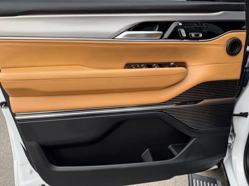 Used 2023 Jeep Grand Wagoneer Series III image 14