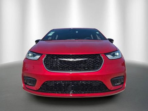New 2026 Chrysler Pacifica Select FWD image 2