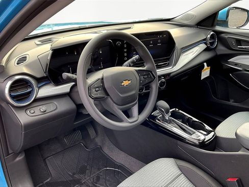 New 2026 Chevrolet Trax LT image 8
