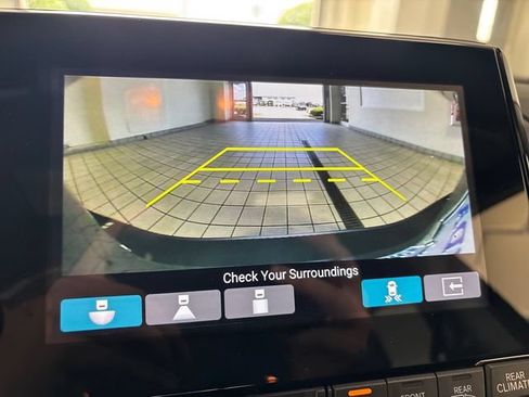 Used 2024 Honda Odyssey Elite image 12