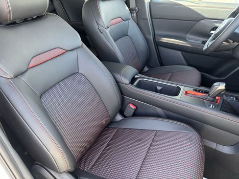 New 2026 Nissan Kicks SR w/ SR Premium Package FWD image 8