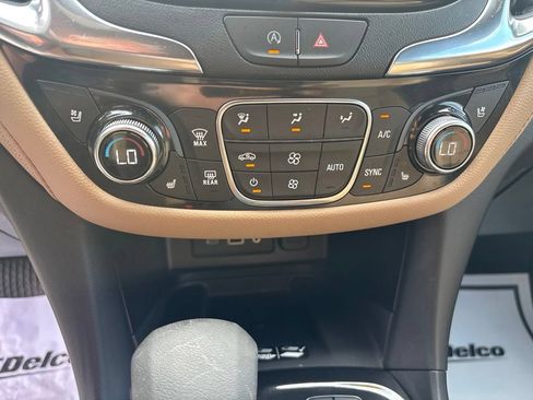 Used 2022 Chevrolet Equinox Premier AWD/4WD image 29