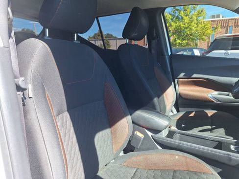 Used 2021 Nissan Kicks SR image 26