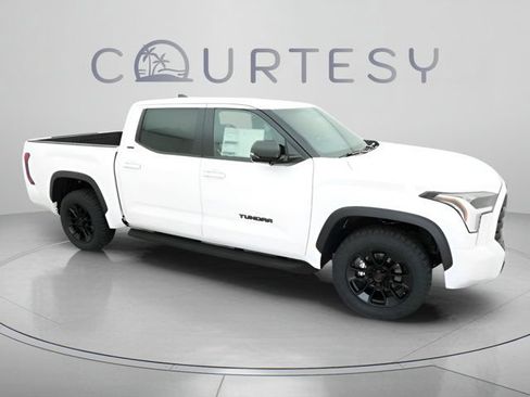Used 2025 Toyota Tundra SR5 w/ SR5 Premium Package RWD image 18