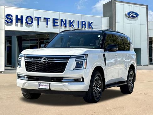 Used 2025 Nissan Armada Platinum image 3