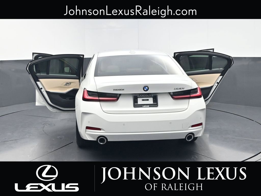 Used 2024 BMW 330i Sedan w/ Premium Package RWD image 34