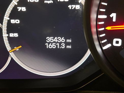 Used 2023 Porsche Cayenne Platinum Edition AWD/4WD image 11
