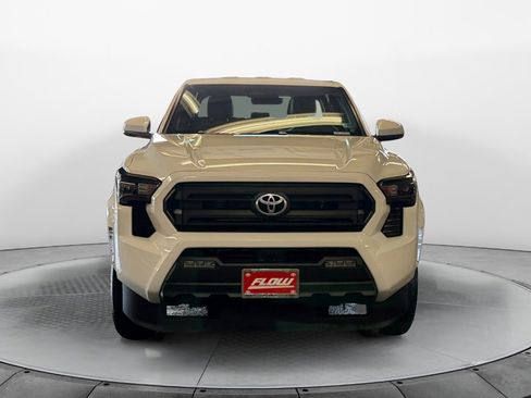Used 2025 Toyota Tacoma SR5 image 2