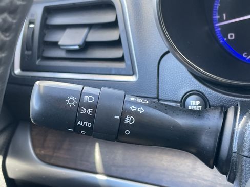 Used 2017 Subaru Outback 3.6R Limited image 18