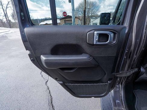 Used 2023 Jeep Wrangler Unlimited Sahara w/ Cold Weather Group image 13