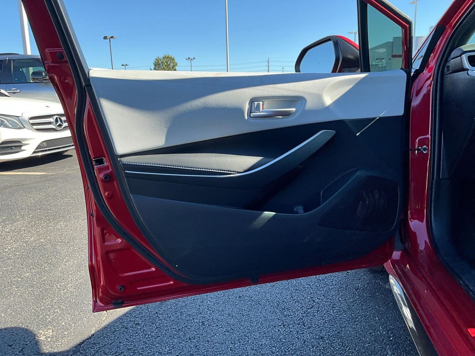 Used 2021 Toyota Corolla SE FWD image 18