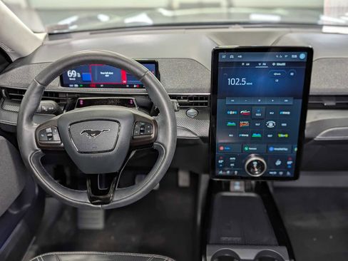 Used 2021 Ford Mustang Mach-E Premium image 5