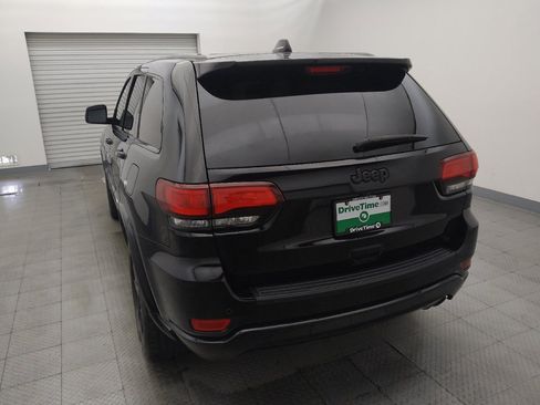 Used 2019 Jeep Grand Cherokee Altitude RWD image 6
