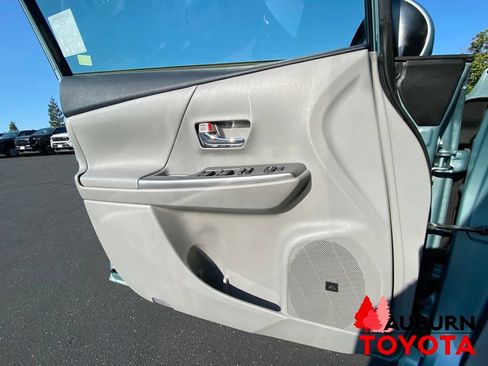 Used 2015 Toyota Prius V Five w/ Advanced Technology Package FWD image 33