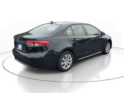 Used 2020 Toyota Corolla LE FWD image 6