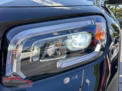 Used 2022 Mercedes-Benz GLB 250 4MATIC image 42