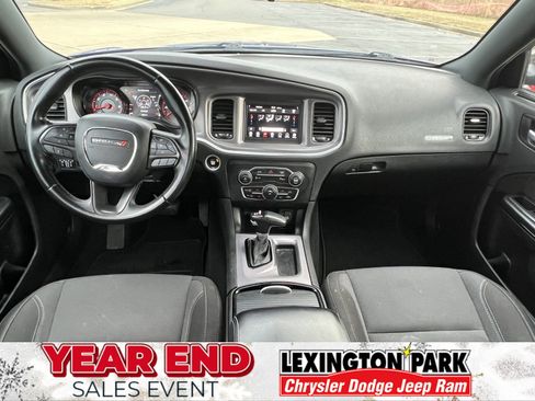 Used 2019 Dodge Charger SXT image 18