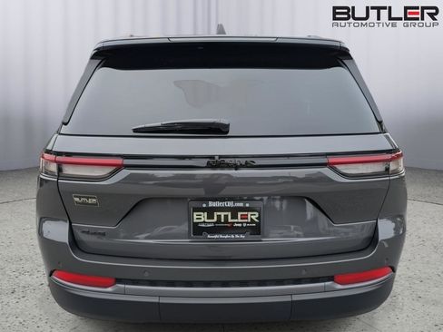 New 2026 Jeep Grand Cherokee Altitude AWD/4WD image 5