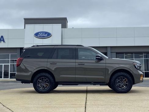 New 2026 Ford Expedition Tremor image 2