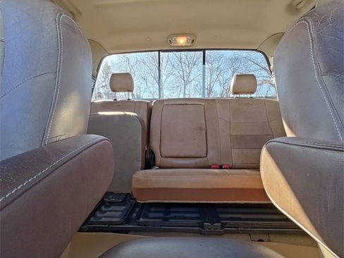 Used 2005 Ford F350 Lariat image 25