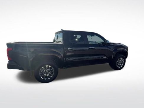 Used 2024 Toyota Tacoma Limited w/ Limited Package (LT) image 40