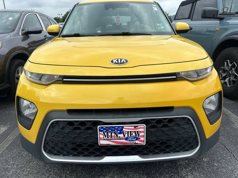 Used 2020 Kia Soul S FWD image 2