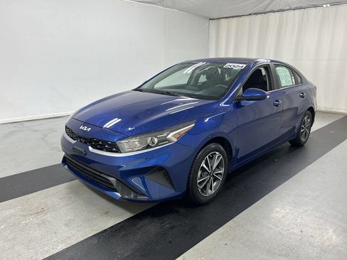 Certified 2024 Kia Forte LXS FWD image 5