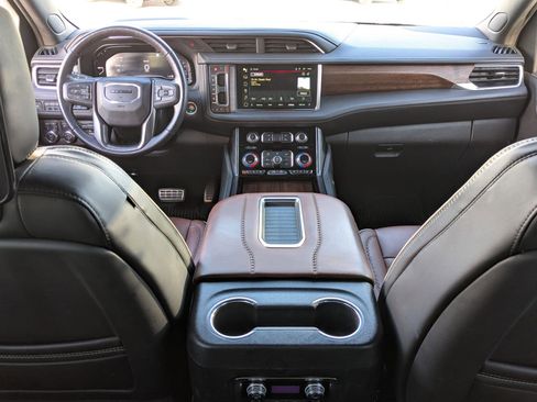 Used 2023 GMC Yukon XL Denali Ultimate image 31