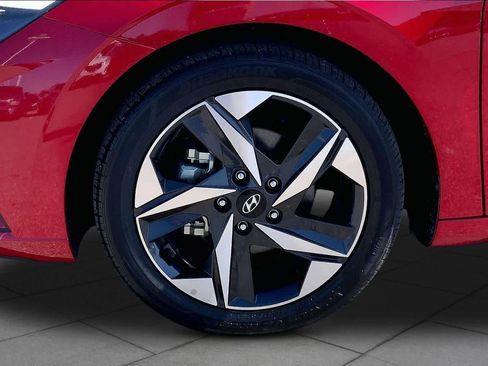 Used 2023 Hyundai Elantra SEL w/ Convenience Package FWD image 10