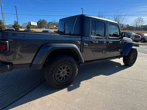Used 2023 Jeep Gladiator Mojave w/ Cold Weather Group image 8
