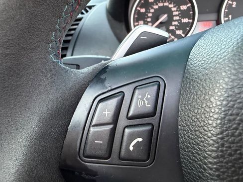 Used 2011 BMW 135i Convertible image 30