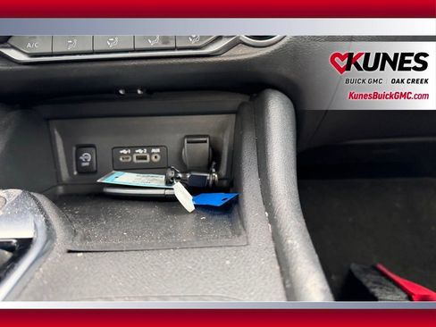 Used 2025 Nissan Sentra SV image 17