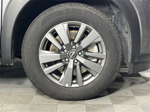 Certified 2025 Nissan Pathfinder SV image 10