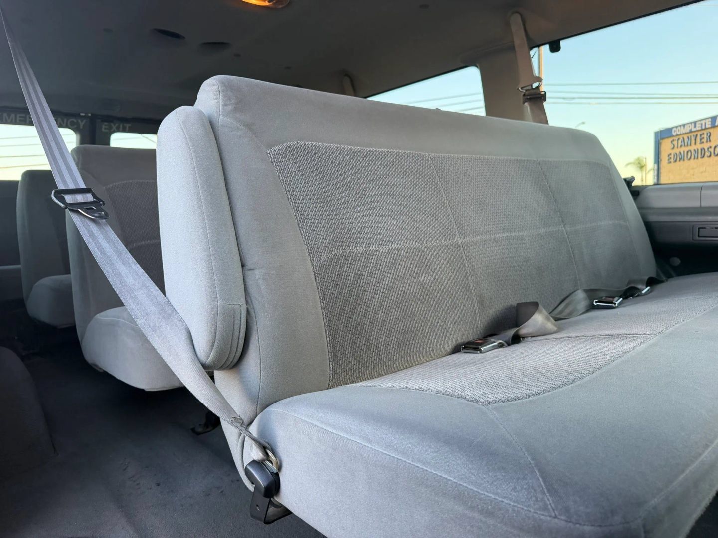 Used 2006 Ford E-350 and Econoline 350 XLT RWD image 16