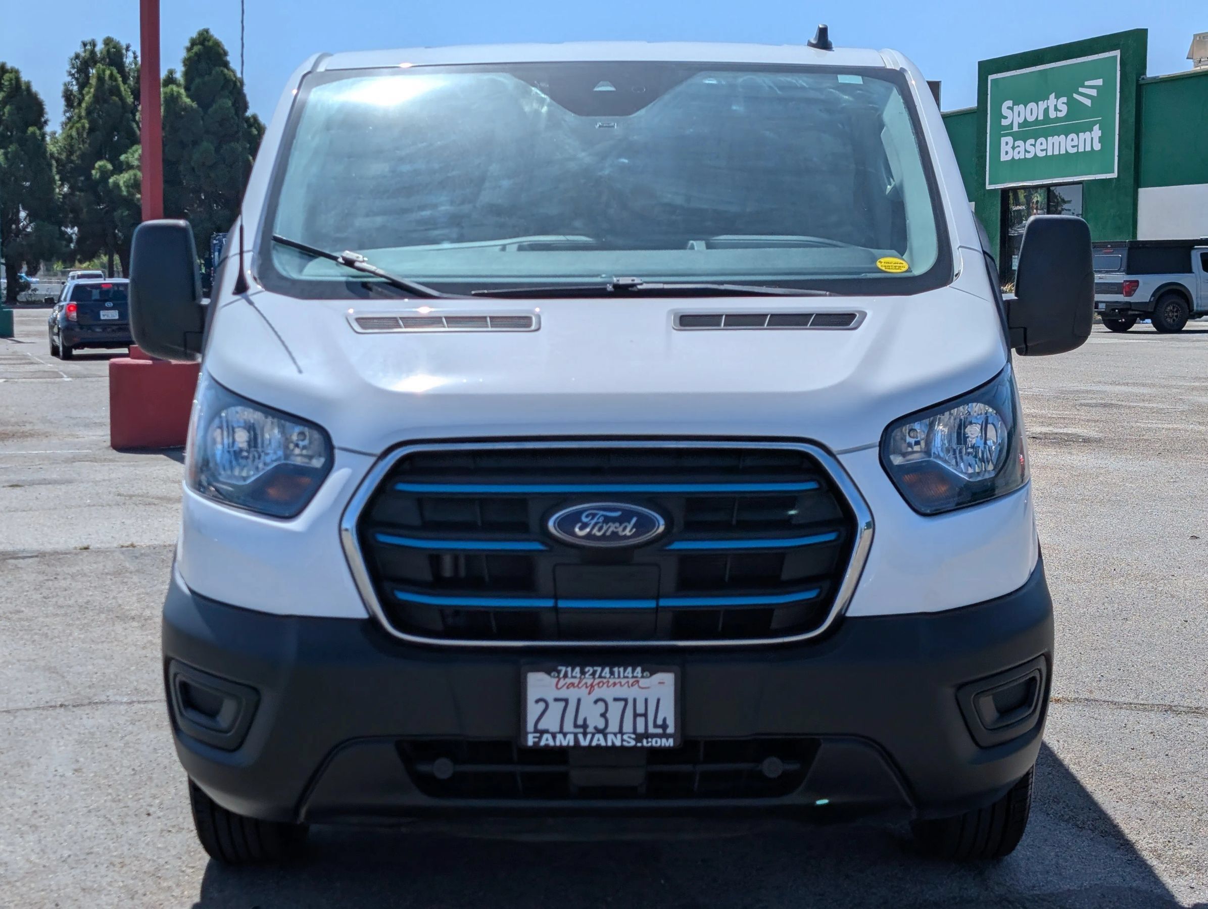 Used 2022 Ford E-Transit Low Roof RWD image 2