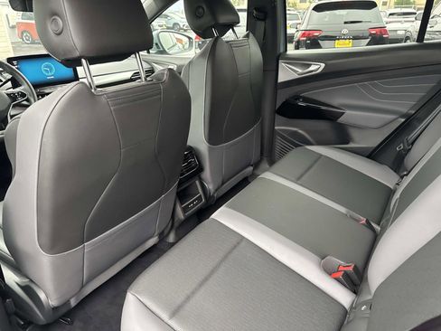 Certified 2024 Volkswagen ID.4 S image 9