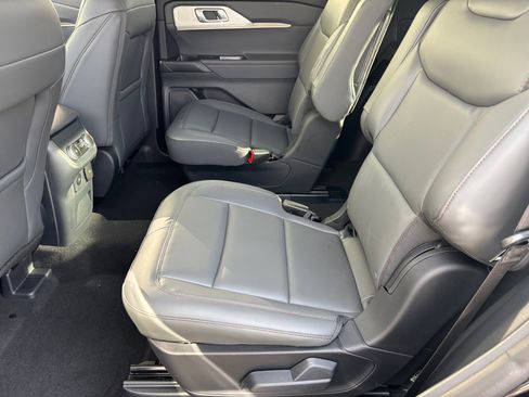New 2025 Ford Explorer Active w/ Active Comfort Package image 17
