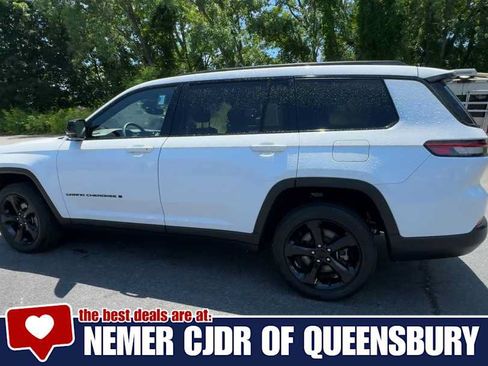 Used 2023 Jeep Grand Cherokee L Laredo AWD/4WD image 6