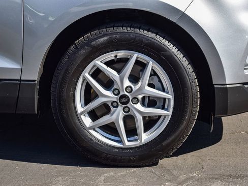 Used 2023 Ford Edge SEL image 11