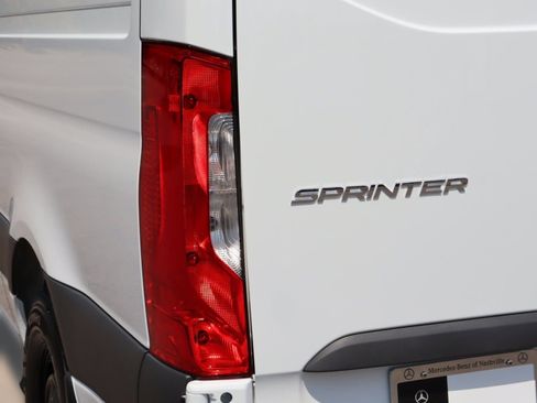 Used 2025 Mercedes-Benz Sprinter 2500 image 13