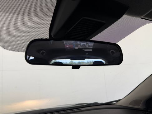 Used 2021 Nissan Kicks S FWD image 16