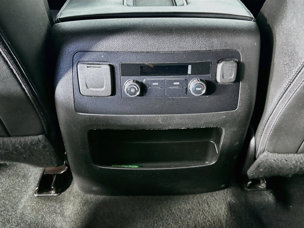 Used 2019 Chevrolet Suburban LT AWD/4WD image 21