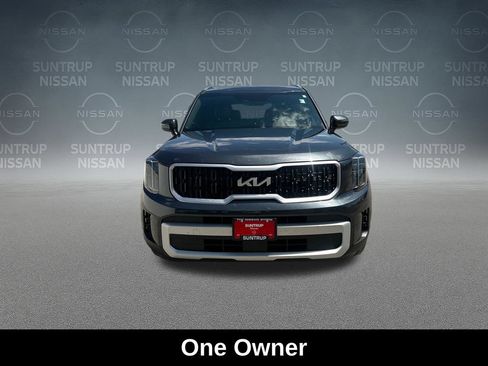 Used 2024 Kia Telluride EX w/ EX Captain's Chair Package AWD/4WD image 10