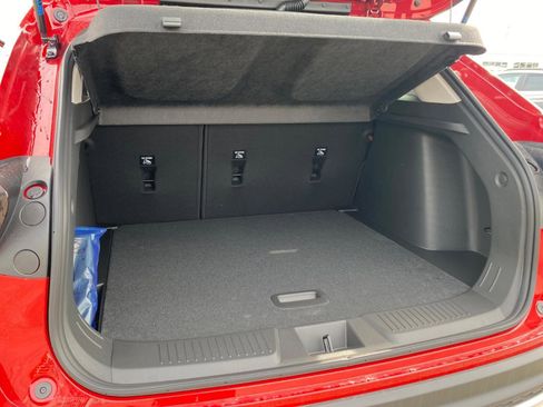 New 2026 Chevrolet Trax LT w/ Sunroof Package image 20